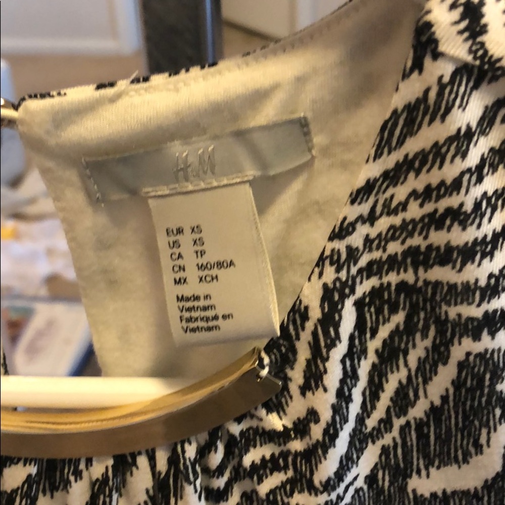 Blouses - Picture 2 of 5